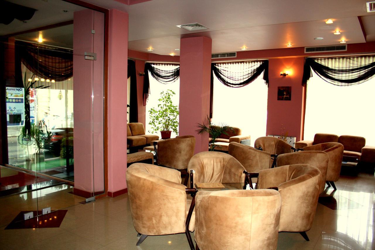 Hotel Elegant Karnobat Exteriér fotografie
