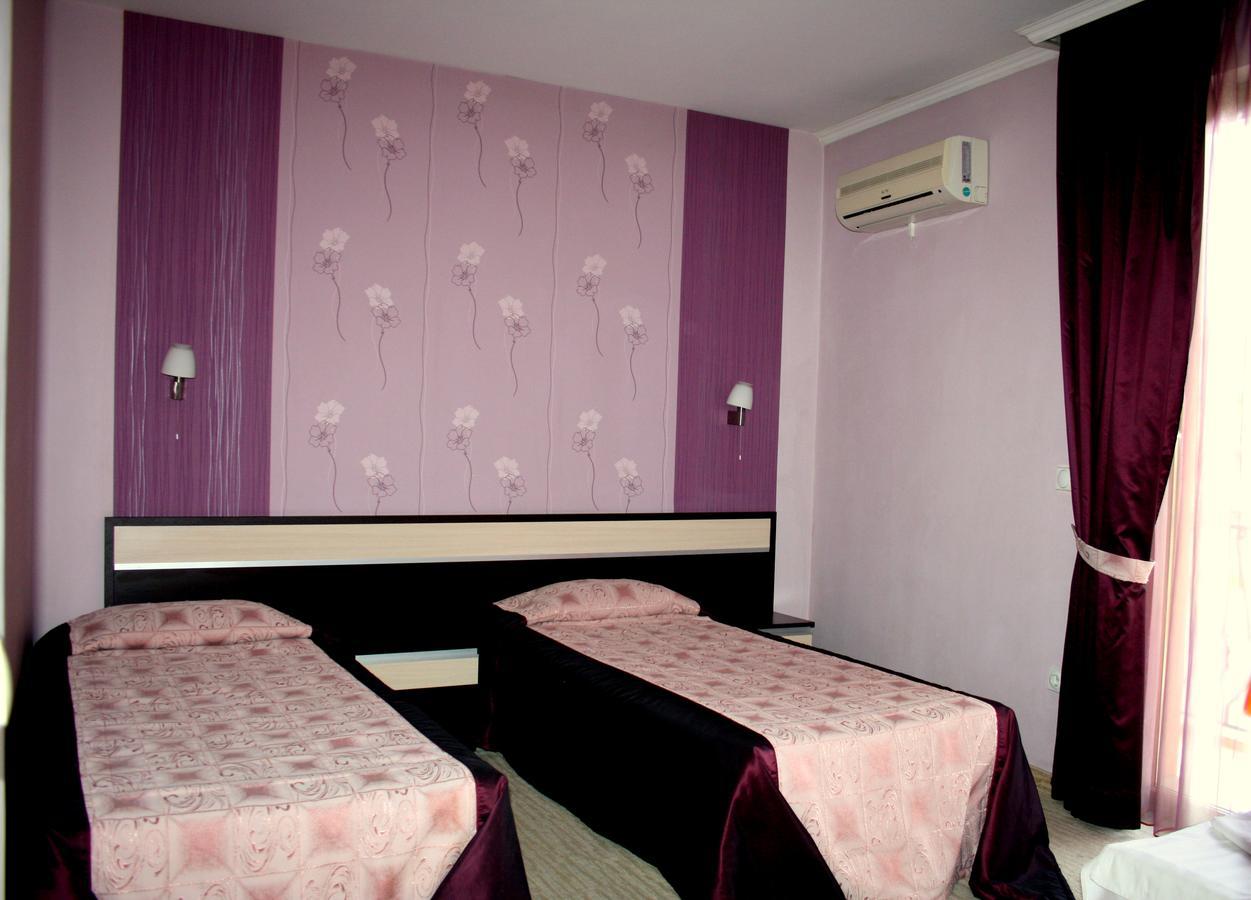 Hotel Elegant Karnobat Exteriér fotografie